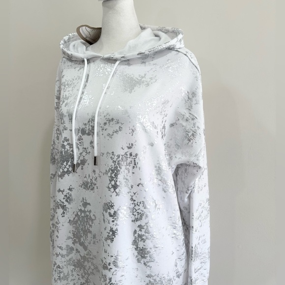 NWT Emily Daniels Women’s XL Hooded Dress White Silver Patterned Long Sleeve - Picture 2 of 9